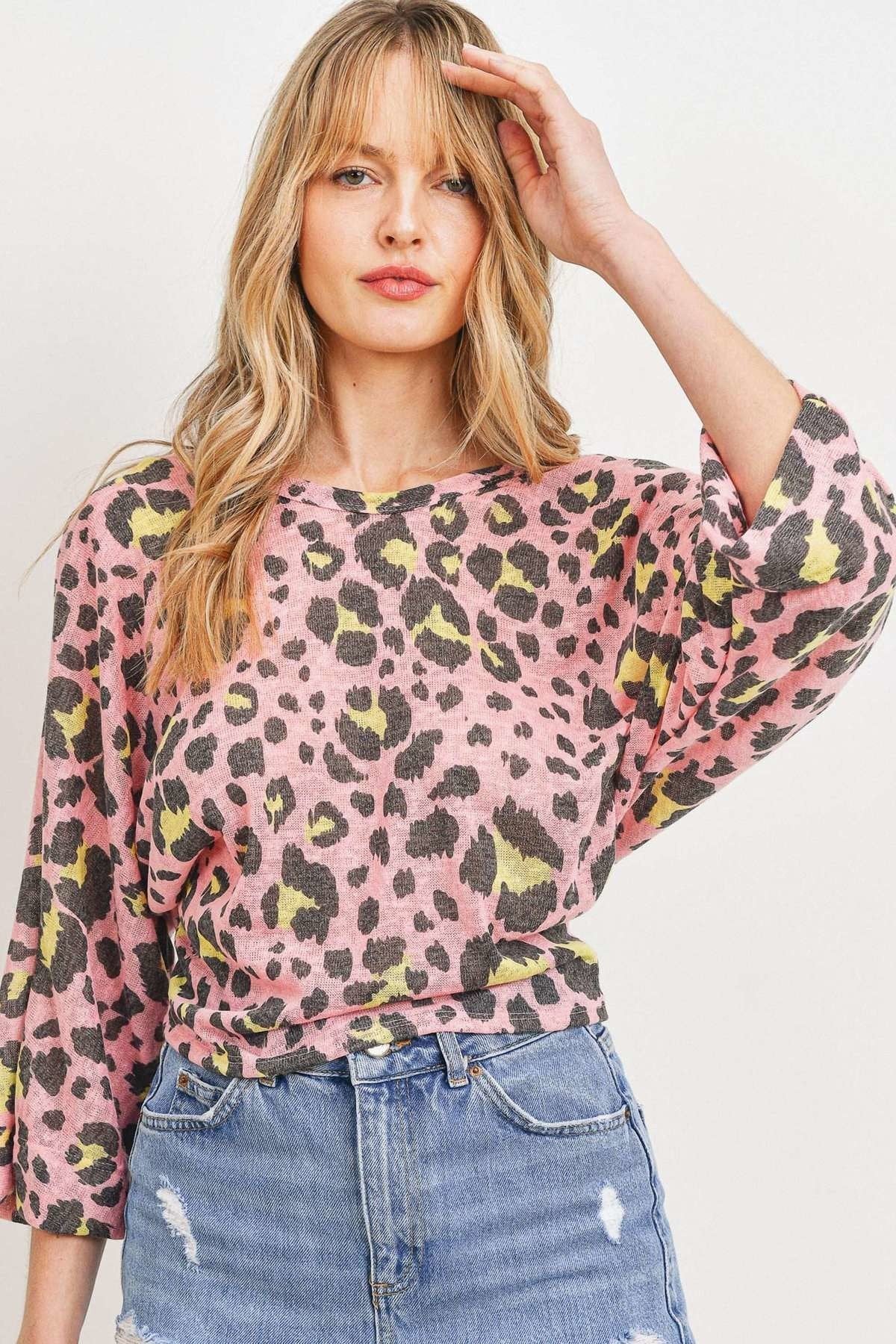 Leopard Knit Back Opened Short Sleeve Top